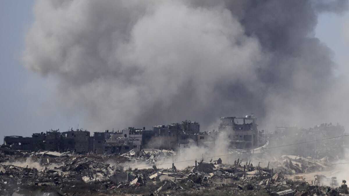 Immagine di Instant Gaza. Librerie invase da opere sul tema politico del momento