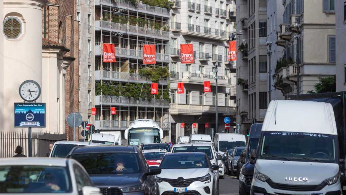 Immagine di Il 30 km all’ora non serve e inquina di più. Uno studio del MIT
