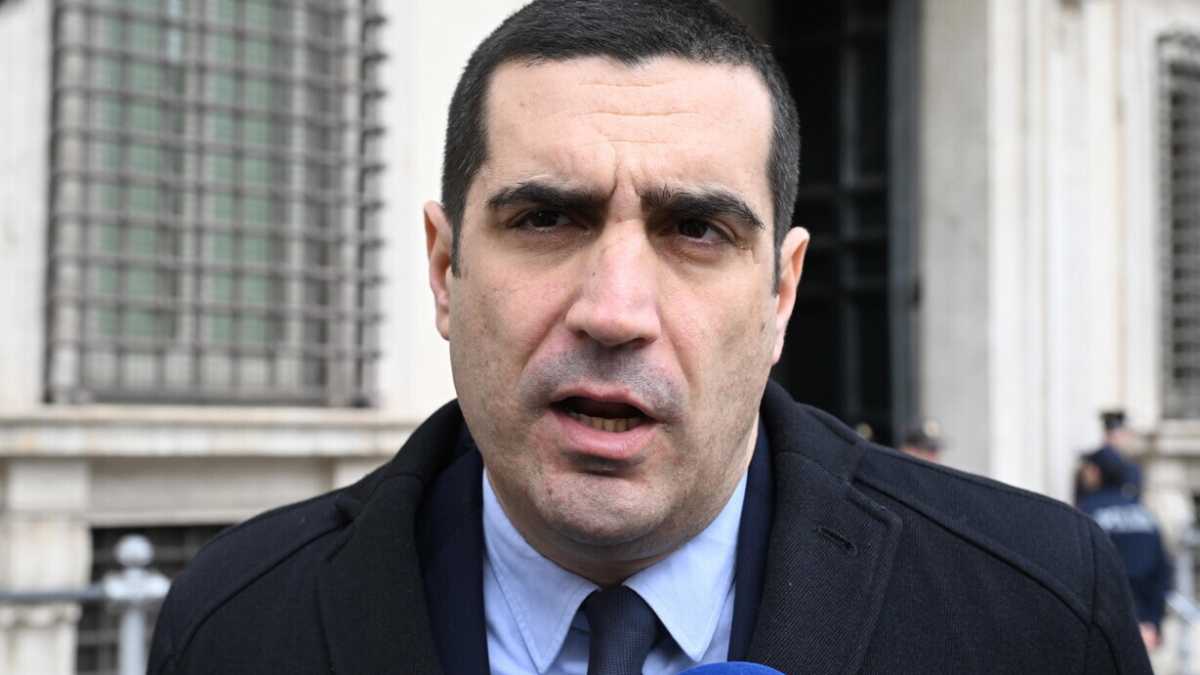 Immagine di Per una sinistra modello Starmer. Parla De Pascale, candidato del Pd in Emilia-Romagna