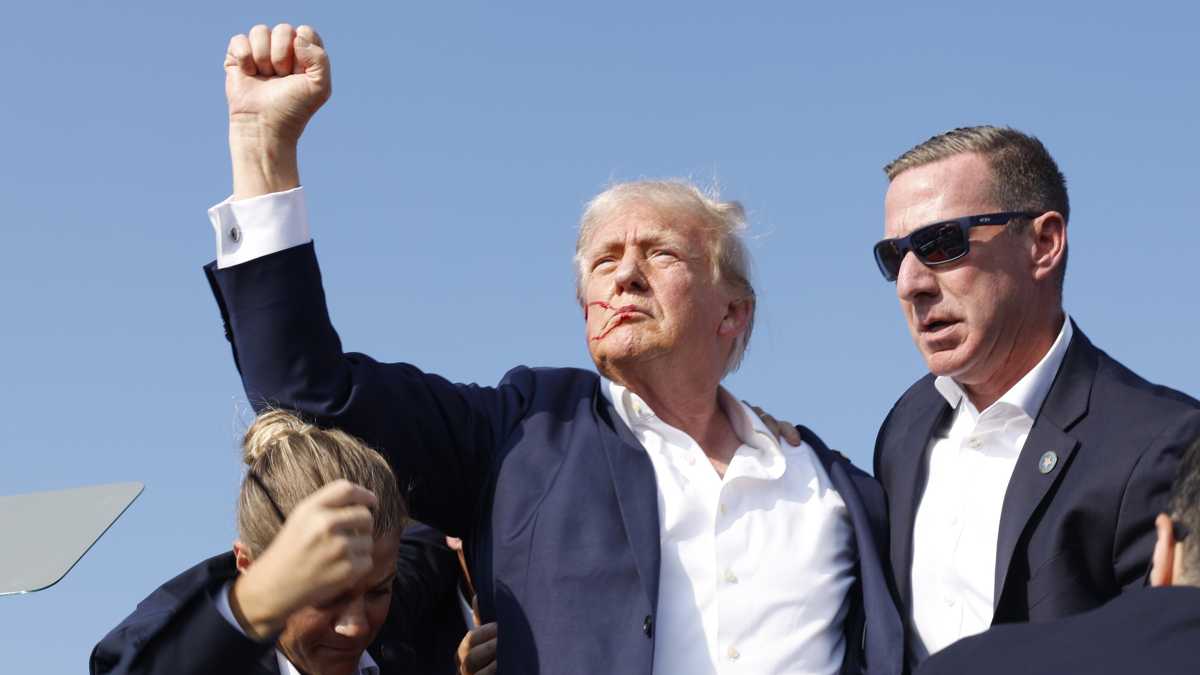 Immagine di Tutto quello che c'è da dire sull'attentato a Trump, stasera a cena