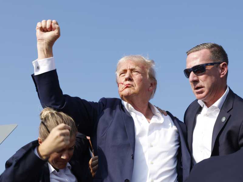 Tutto quello che c'è da dire sull'attentato a Trump, stasera a cena