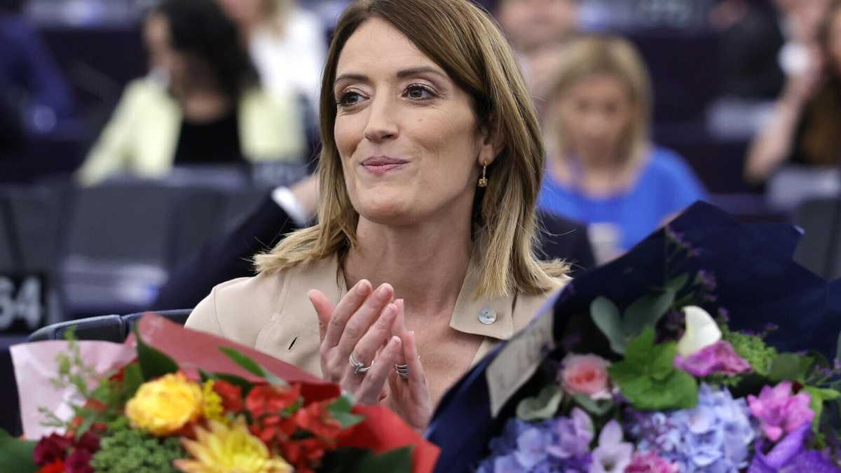 Immagine di Metsola rieletta presidente del Parlamento europeo con una maggioranza extra-large