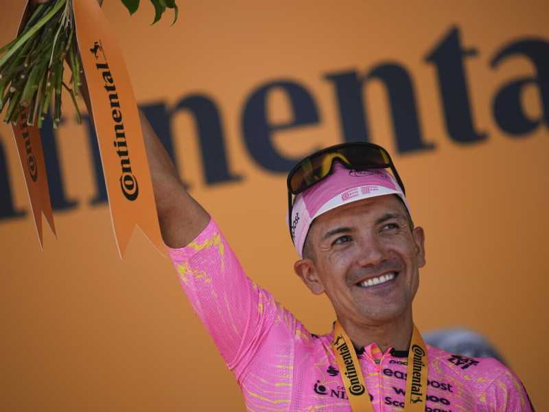 Richard Carapaz ha vinto la 17a tappa del Tour de France 2024 (foto Ap, via LaPresse)