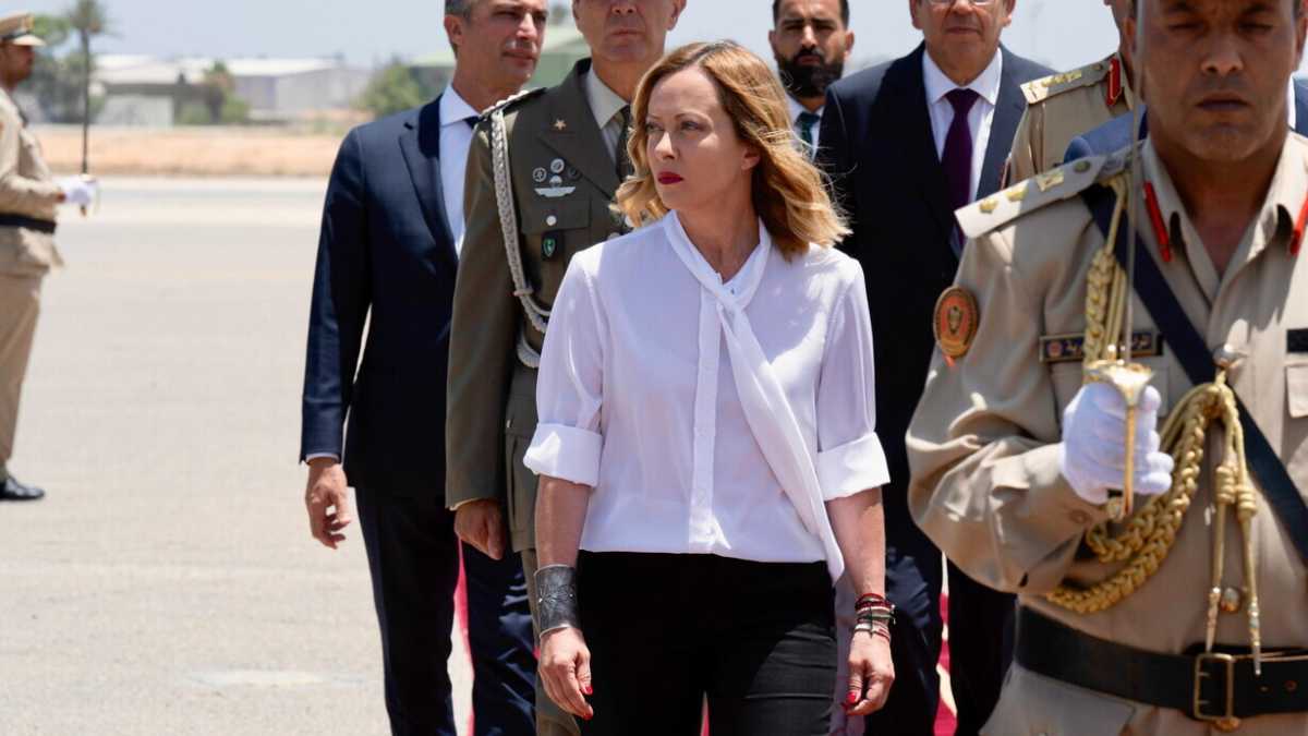 Immagine di Meloni: "Ascolto Ursula, poi decido alla luce del sole". Trattativa sulla vicepresidenza operativa