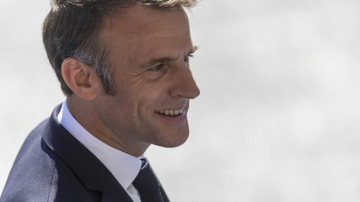 Immagine di Macron ha costretto gli estremisti al compromesso e i moderati a convergere al centro. Chiamalo stupido!