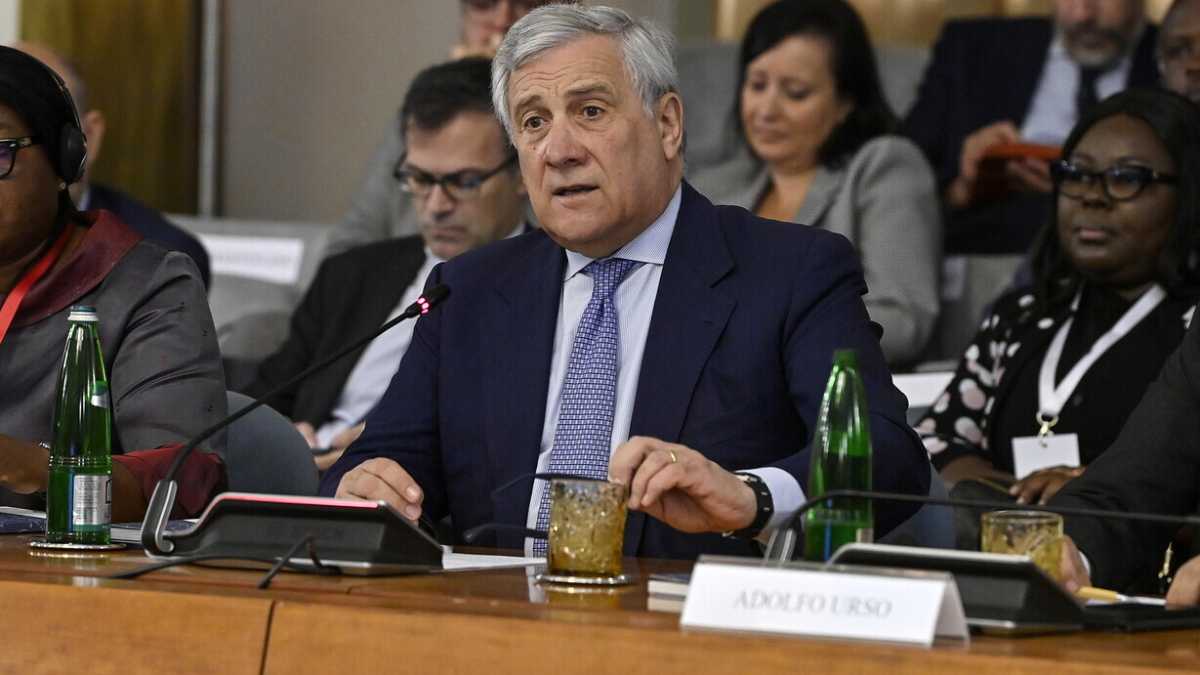 Immagine di Tajani deluso per il no di FdI e Lega a von der Leyen: "Avrei preferito un voto diverso"