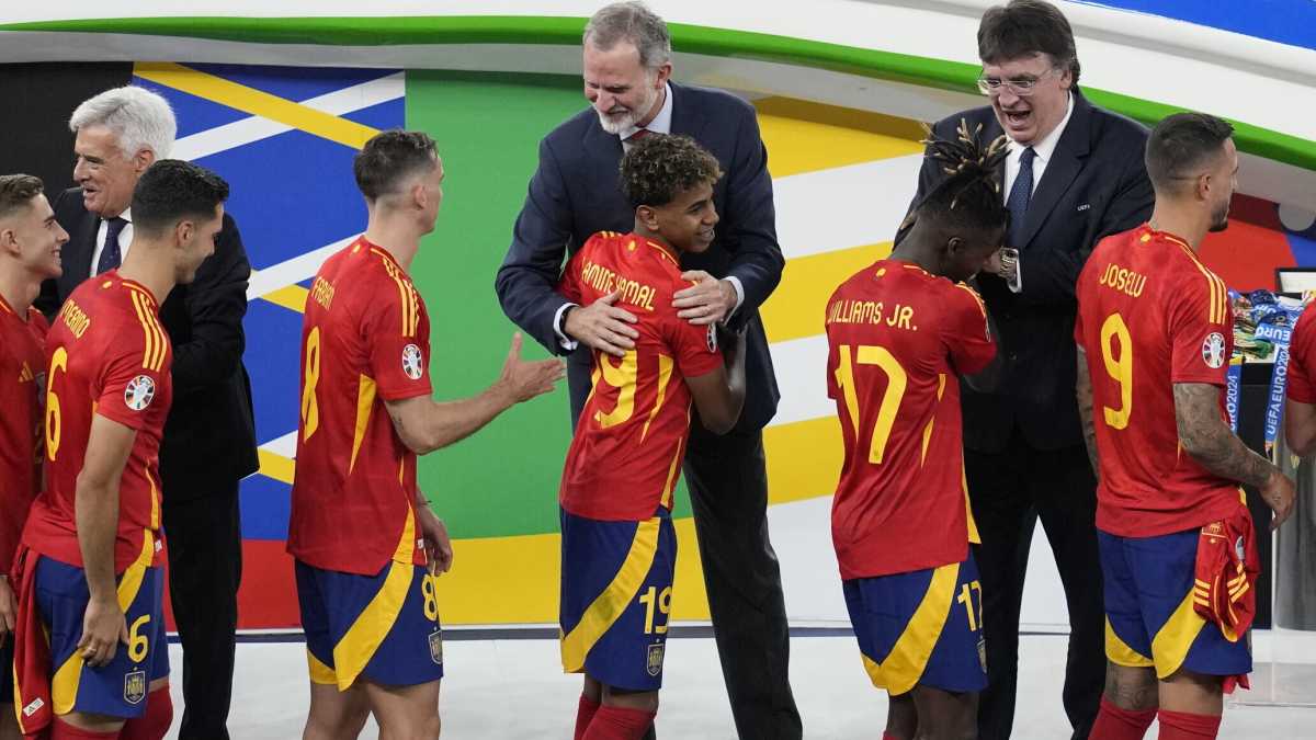 Immagine di Due regni e un pallone. Dove va la monarchia spagnola