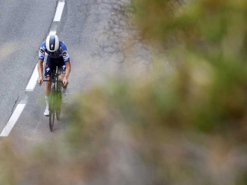 Gli spettatori solitari: la cosa più bella (e umana) del Tour de France