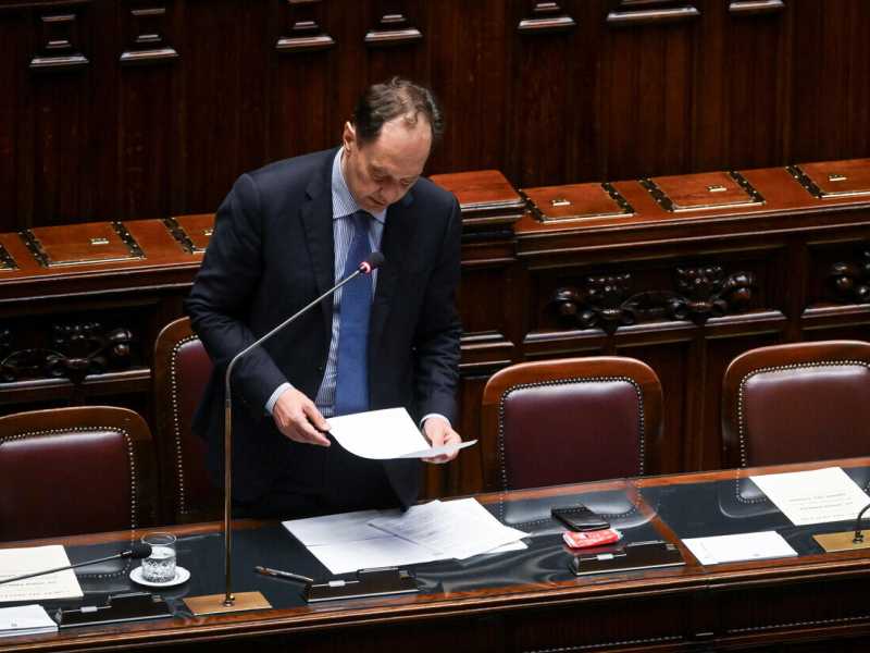 Il ministro Luca Ciriani (Ansa)
