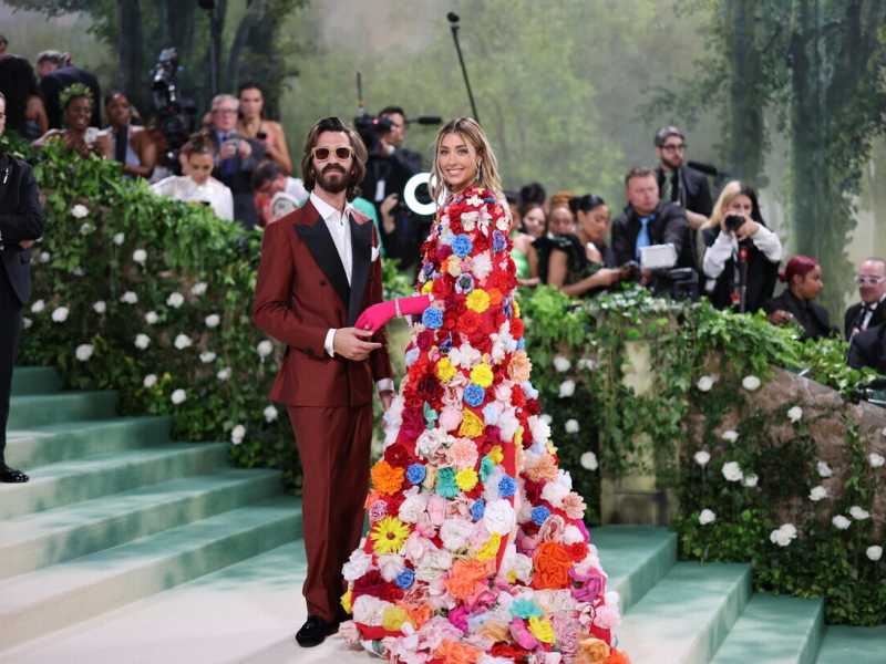 Leonardo Maria Del Vecchio con l’attuale moglie Jessica Michel Sarfaty al Met Gala 2024 (Ansa) <br />