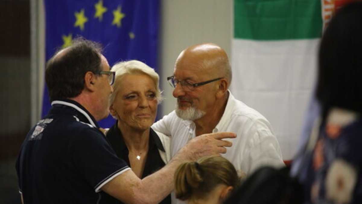 Immagine di Tiziano Renzi e Laura Bovoli condannati per false fatturazioni. Assolti per bancarotta fraudolenta