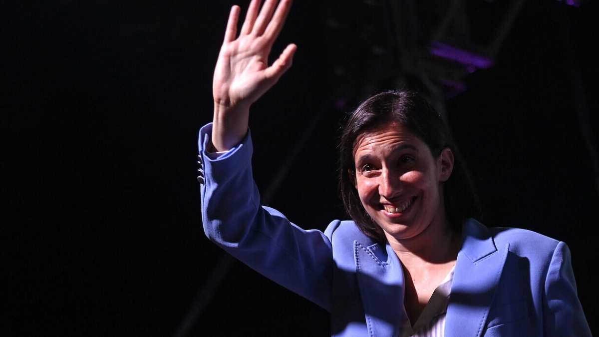 Immagine di Schlein si è liberata dai dinosauri del Pd e ora sogna Palazzo Chigi: un governo Ellyssimo