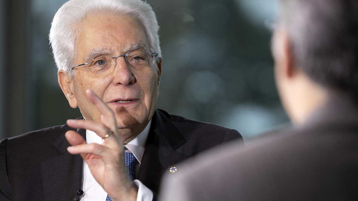 Immagine di Mattarella: "Ogni atto rivolto contro la libera informazione è un atto eversivo rivolto contro la Repubblica"