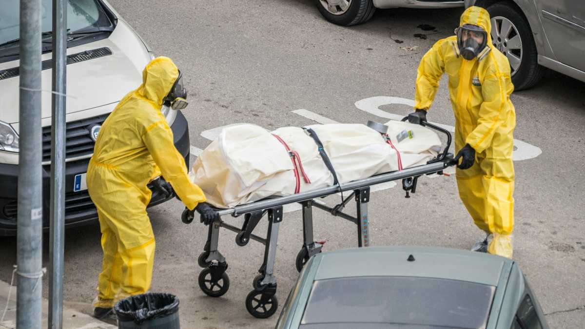 Immagine di La volta che la catena umana degli obitoristi in sciopero non servì a nulla