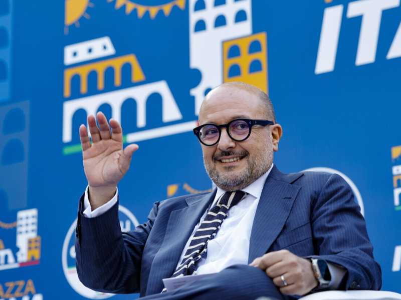 La vendetta di Sangiuliano: "Scrivo un libro sugli errori dei giornalisti e dei politici. Si chiamerà 'Le gaffe degli altri'"
