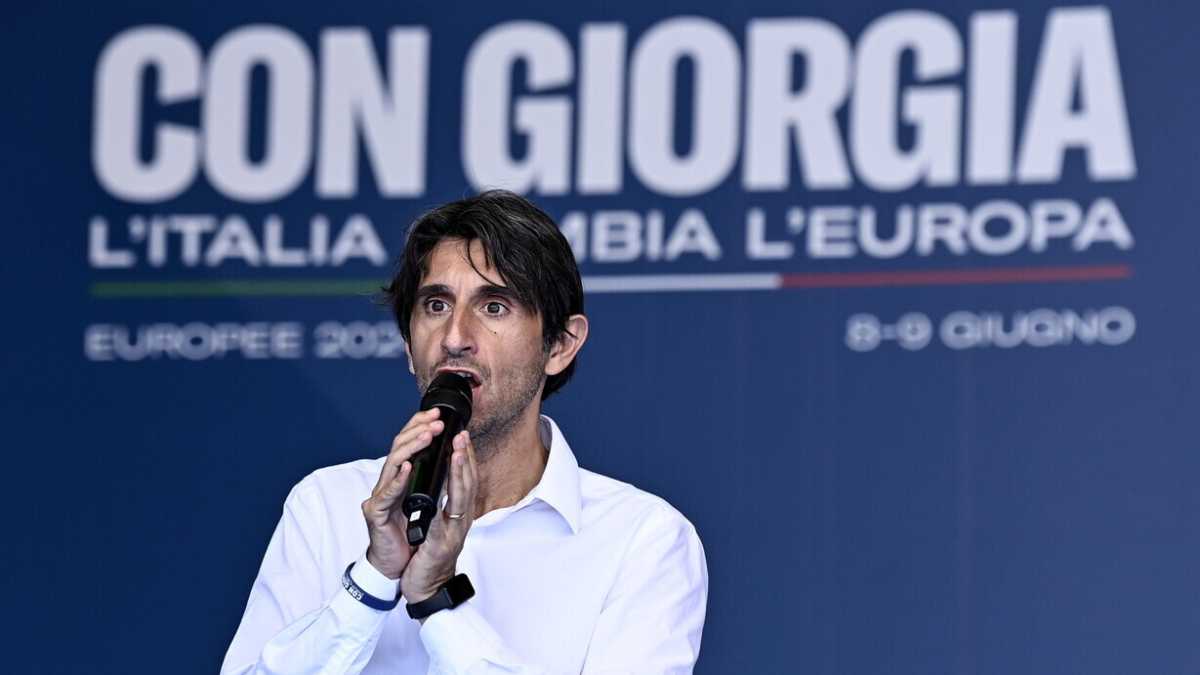Immagine di "Un premierato per l'estate": ad agosto scatta il "Fratelli d'Italia beach tour"