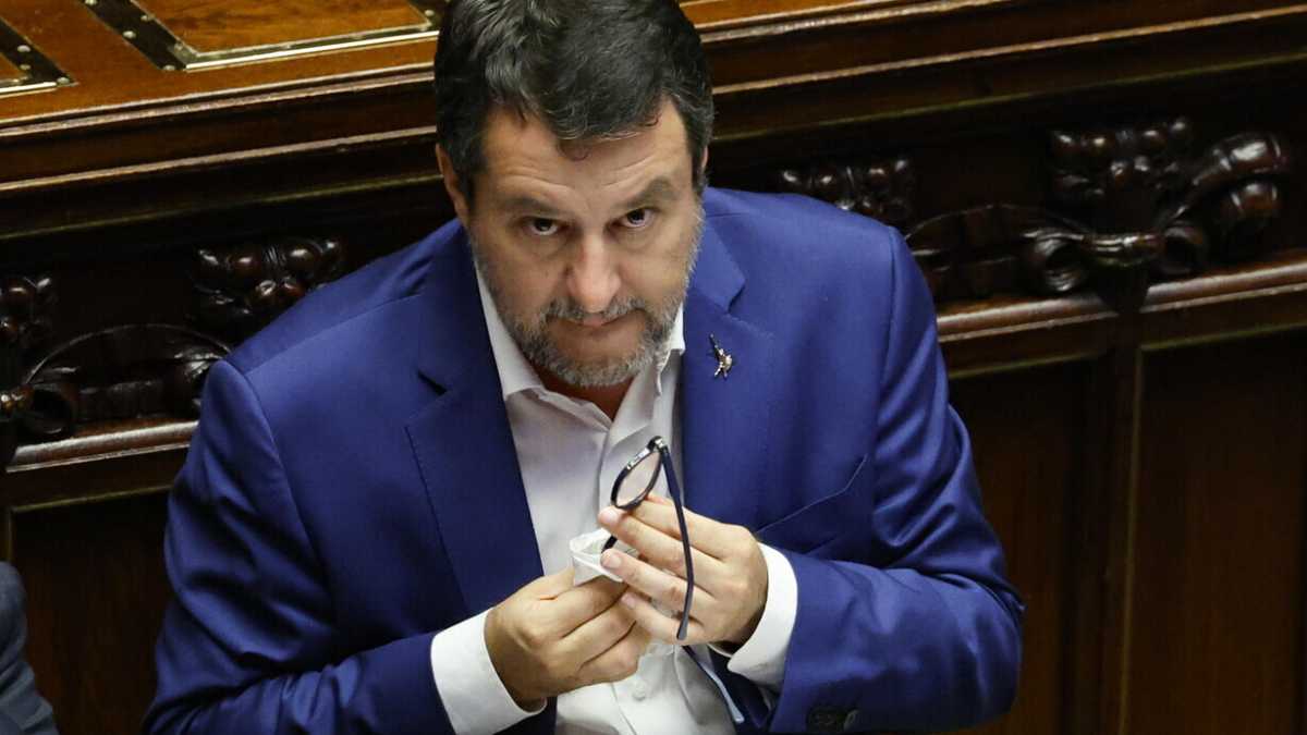 Immagine di La nemesi di Salvini. Nel 2022 fallì come kingmaker per il Colle e votò Mattarella. Che adesso pizzica più lui di Meloni