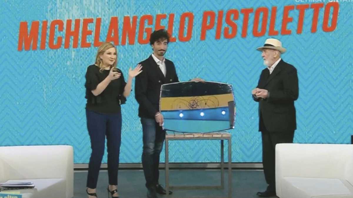 Immagine di La Bortone che si porta a casa il Pistoletto ha mostrato che il re è nudo