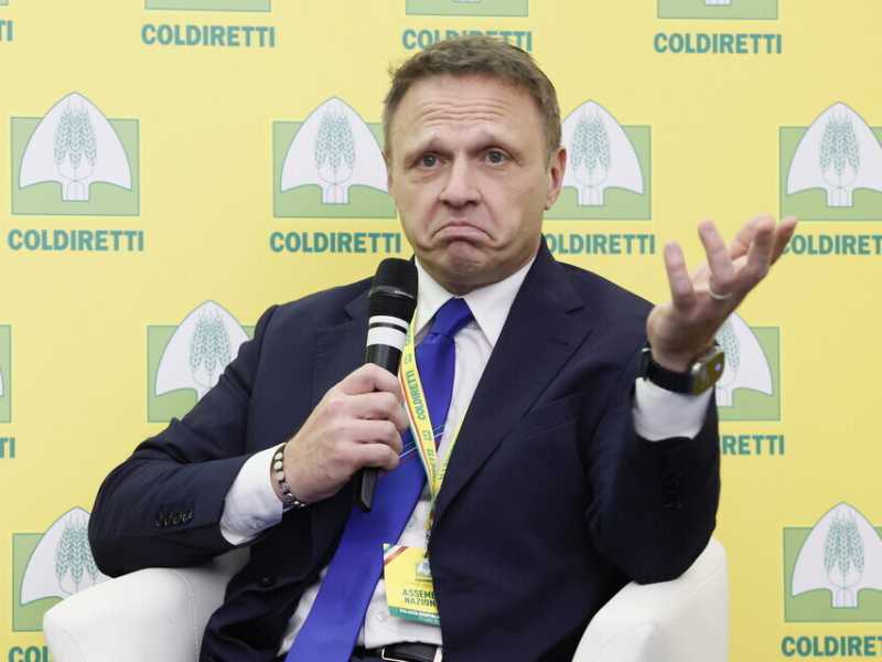 Il ministro dell'Agricoltura Francesco Lollobrigida all'Assemblea nazionale Coldiretti (foto Cecilia Fabiano/LaPresse)<br />