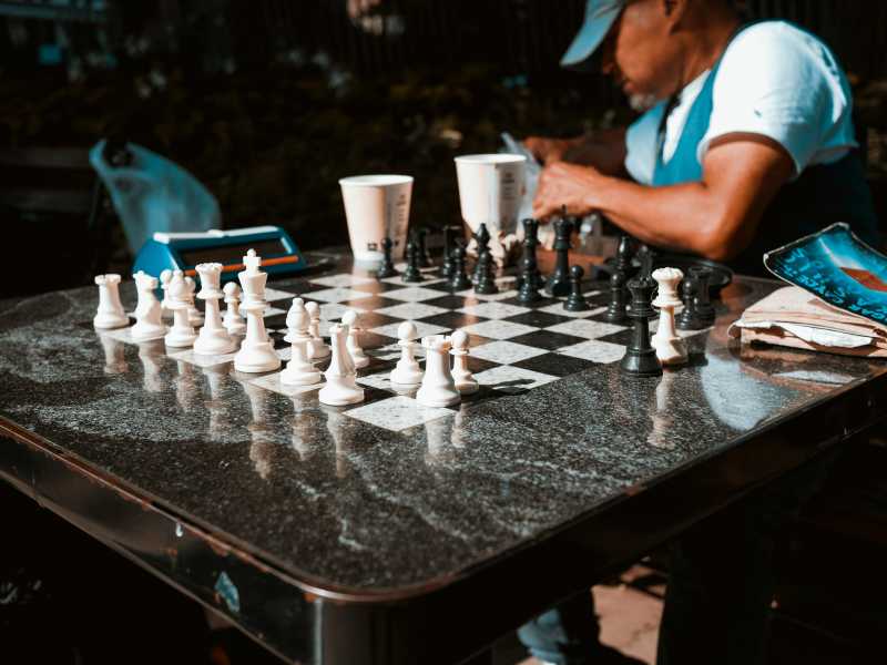 L’intelligenza è un dato di fatto che mai come oggi chiede di essere decifrato