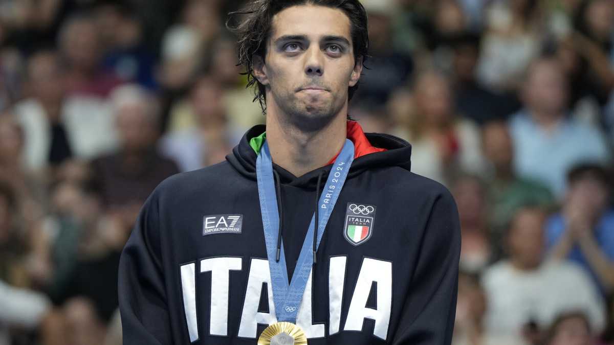 Immagine di Thomas Ceccon, il superuomo del nuoto italiano che si commuove dopo l'oro olimpico