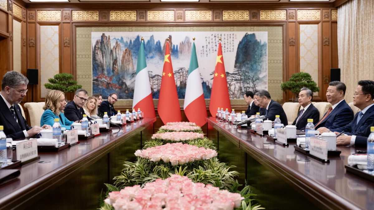 Immagine di Perché non convince l'accordo tra l’Italia e la Cina sull'intelligenza artificiale. I pericoli in un report