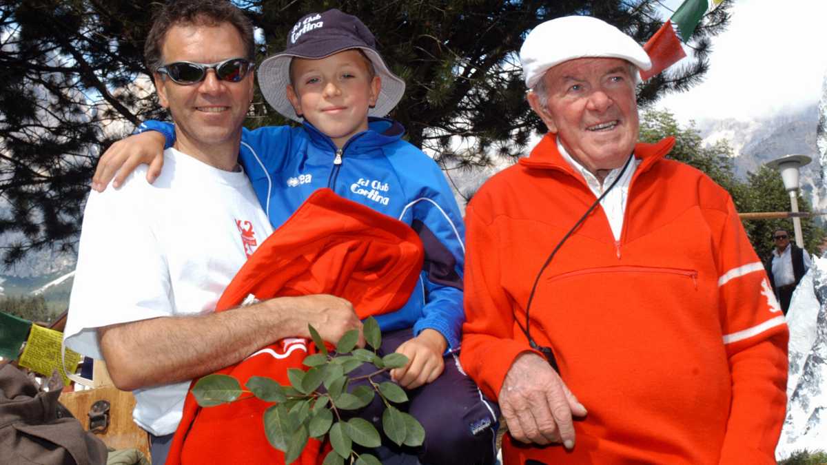 Immagine di Cortina celebra Lino Lacedelli, che per primo arrivò sulla vetta del K2