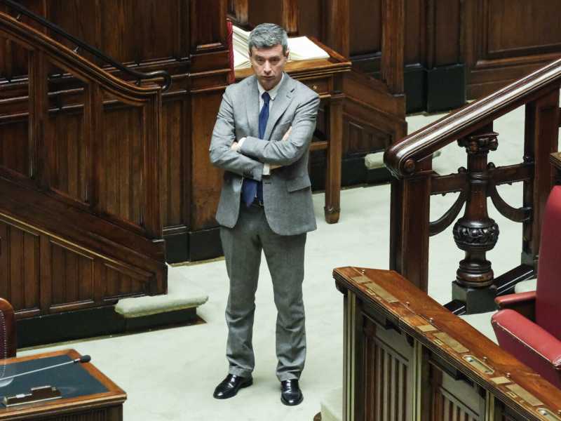 L’Orlando dubbioso. In Liguria il candidato è lui. Ma se perde? Il nodo Renzi