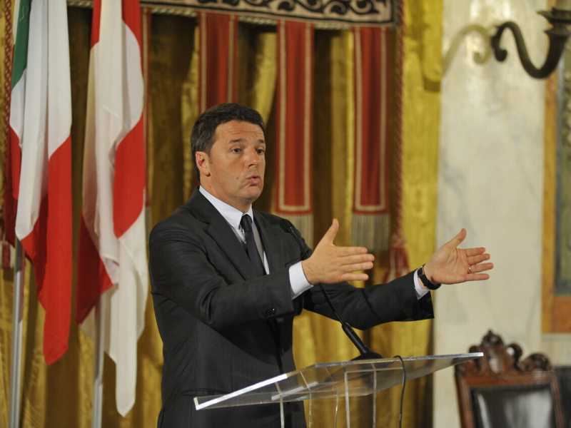 Renzi a Genova nel 2016 (LaPresse) <br />