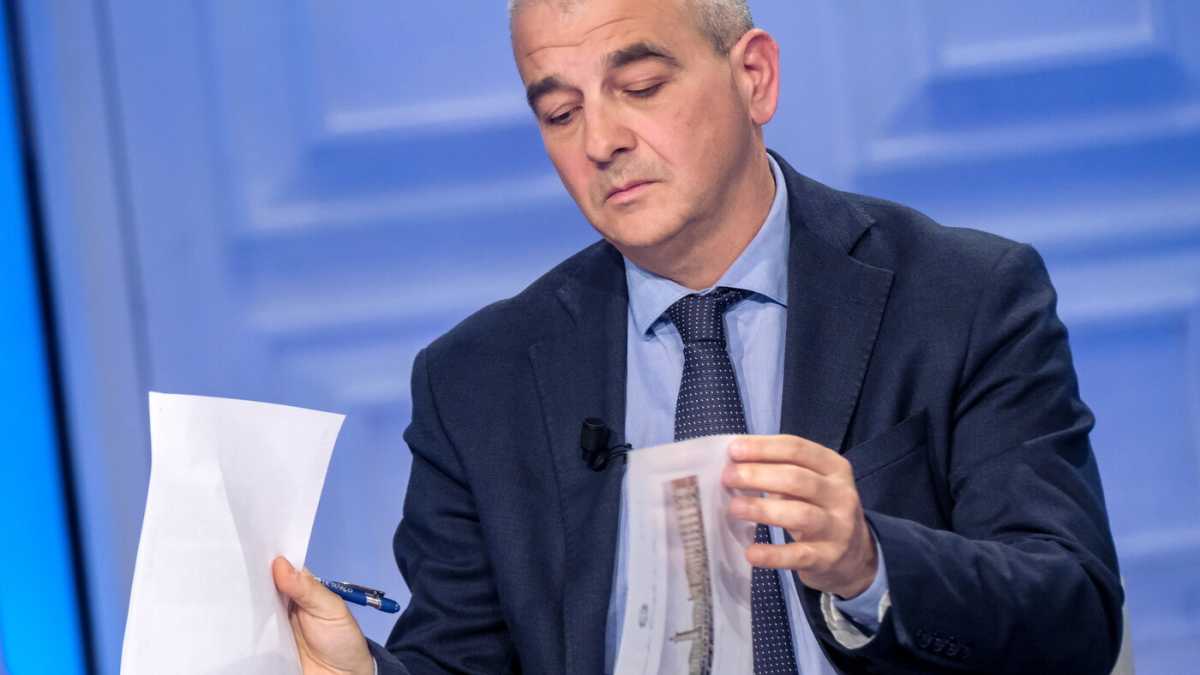 Immagine di Apocalypse Fazzolari: le paure, le idee estive, la giornata del colonello di Meloni