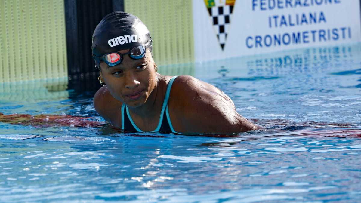 Immagine di Sara e Sarah. Curtis debutta nei 50 stile libero della regina Sjöström: “Alle Olimpiadi può succedere di tutto”