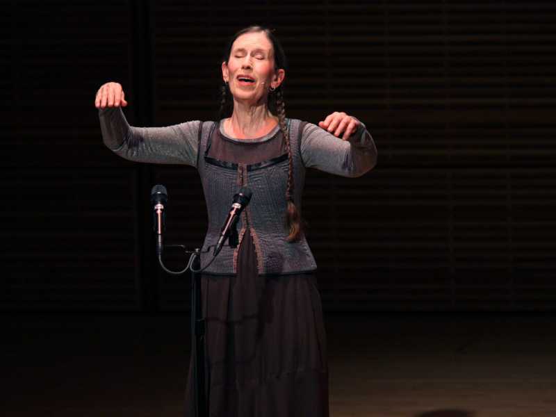 Tutti gli spettacoli a breve in scena al Teatro Olimpico di Vicenza, rivisitazioni dei classici greci. Li ha anticipati Meredith Monk
