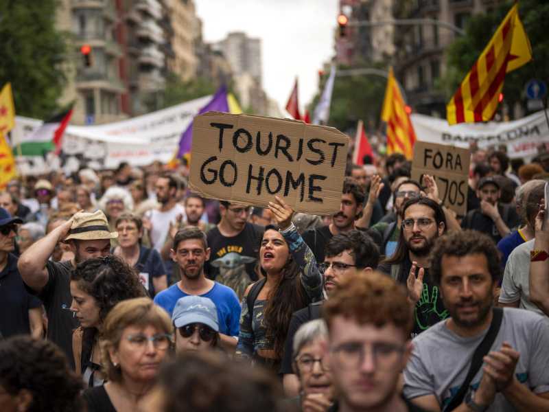 Fenomenologia del turismo (e dell'overtourism): numeri, problemi, prospettive