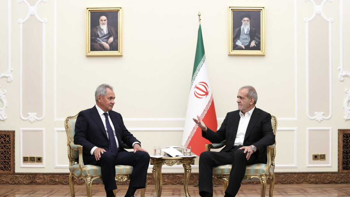 Immagine di Teheran teme l’alleanza di ferro tra America e Israele e sfoggia la visita di Shoigu