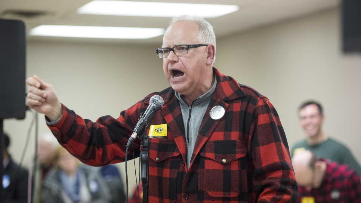 Immagine di Tim Walz, la scelta prudente di Harris per vincere il Midwest