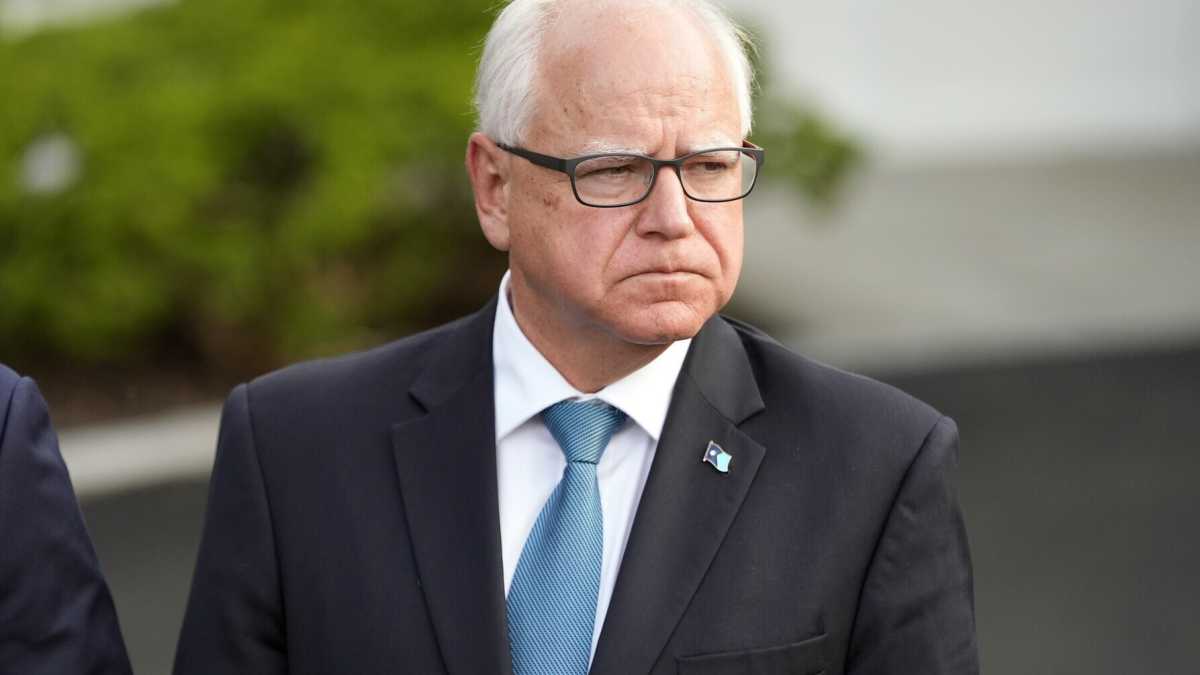 Immagine di Tim Walz, l’uomo che infilzò Trump lo strano