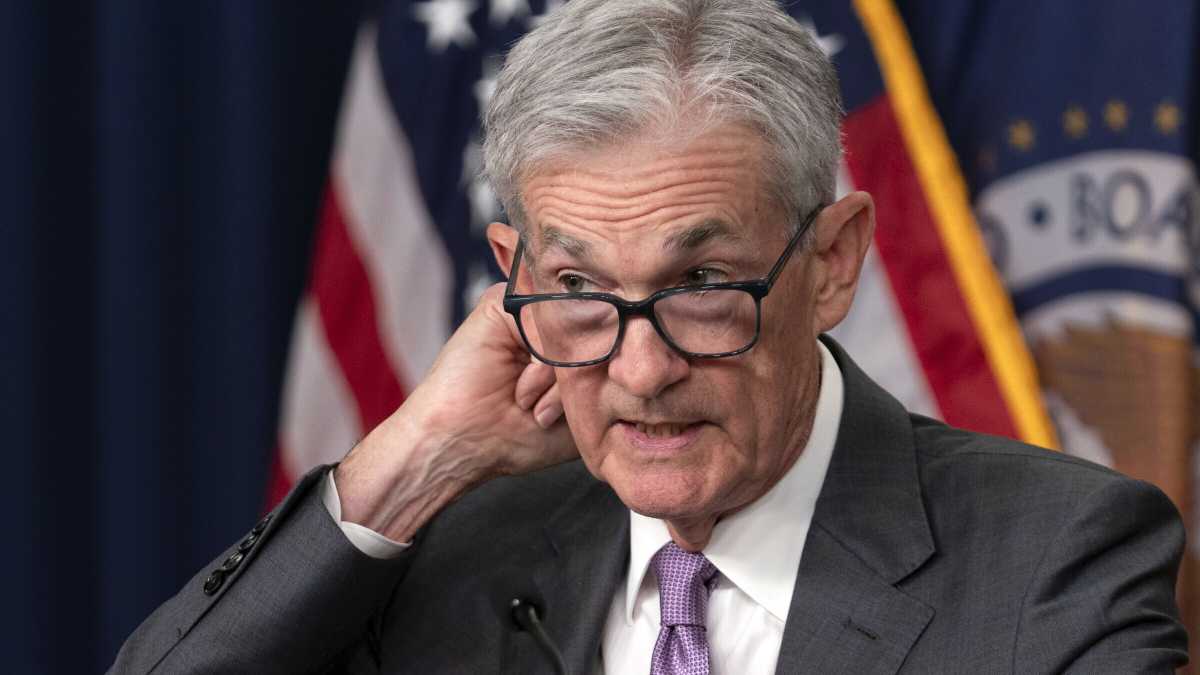 Immagine di Tagliare o non tagliare i tassi. L’azzardo della Fed e la finanza che s’intreccia con la politica