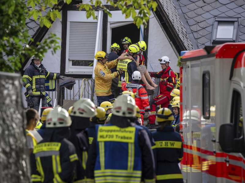 Crolla un hotel in Germania, due morti e tre ancora sotto le macerie