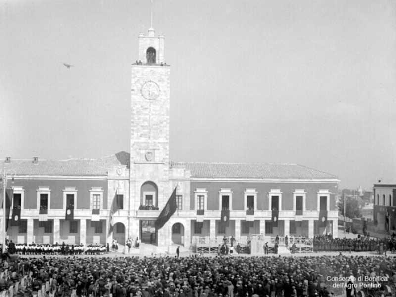 Inaugurazione citt&agrave; di Latina (wikimedia commons)