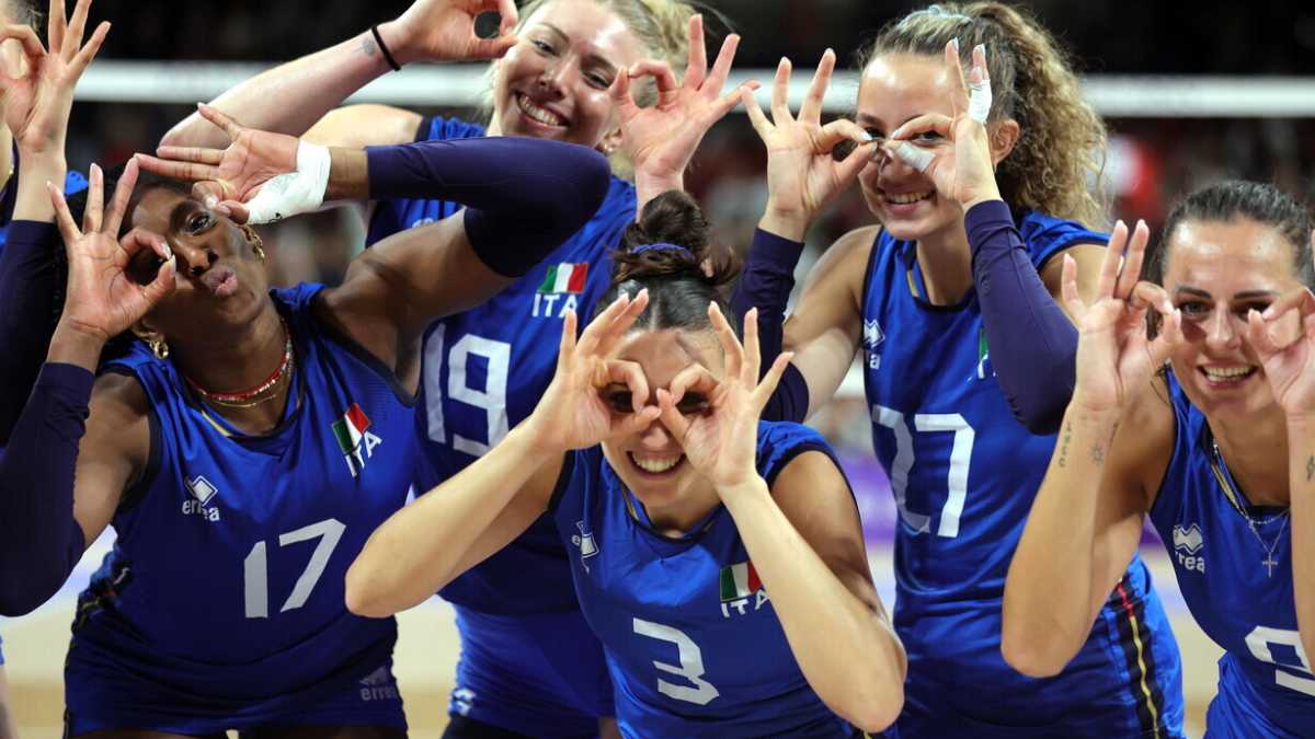 Immagine di “Qui e ora”. Le donne dell'Italvolley nella storia. Battono la Turchia e vanno in finale