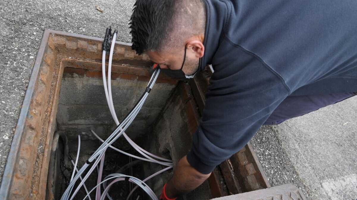 Immagine di Più fibra per tutti. L’Italia ha fatto passi avanti sulla connessione veloce, ma ora è in difficoltà