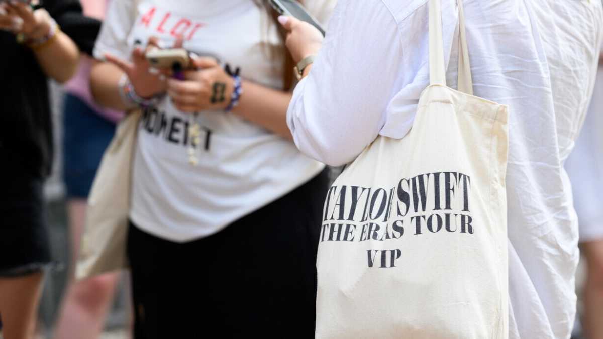 Immagine di Come funziona la sicurezza austriaca che ha cancellato i concerti di Taylor Swift