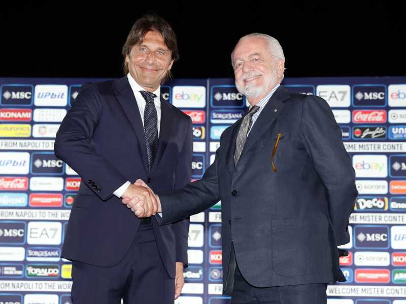 La prima volta di Conte al Maradona. Massimo Mauro: “Era l’uomo giusto per la Juve, lo sarà per il Napoli”