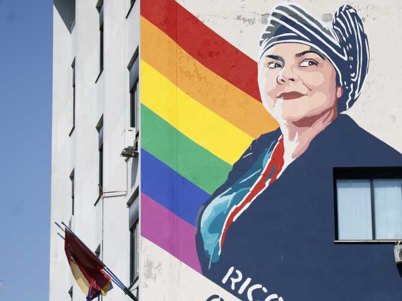 Michela Murgia nel murales di Laika a Roma (LaPresse)&nbsp;<br />