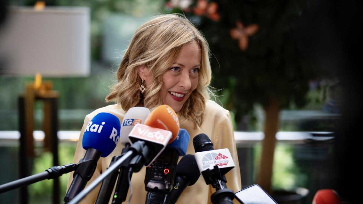 Immagine di Scannarsi su Meloni. Girotondo su 650 giorni di governo