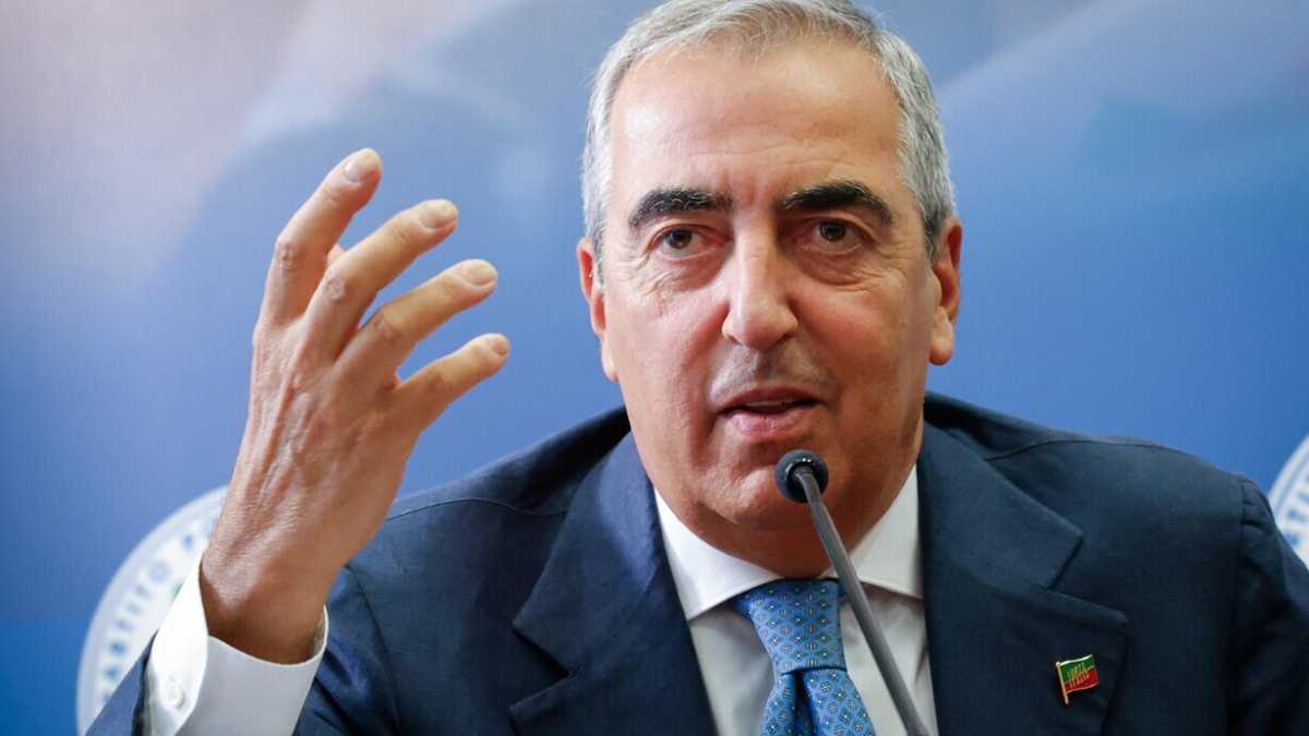 Immagine di Gasparri contro Vannacci: "Ce l'ho con gli improvvisatori che per farsi notare sparano cazzate"