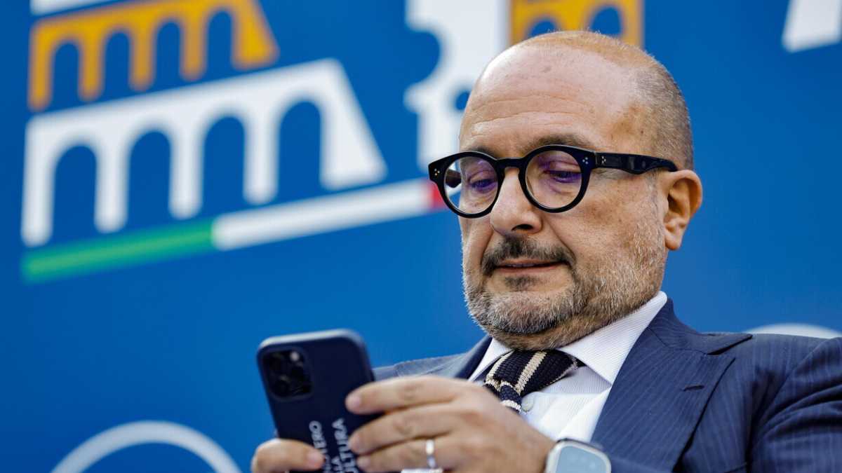 Immagine di Sangiuliano: "Macché licenziato? Tutti sbagliamo. Ora il mio responsabile social si occupa di archivi"