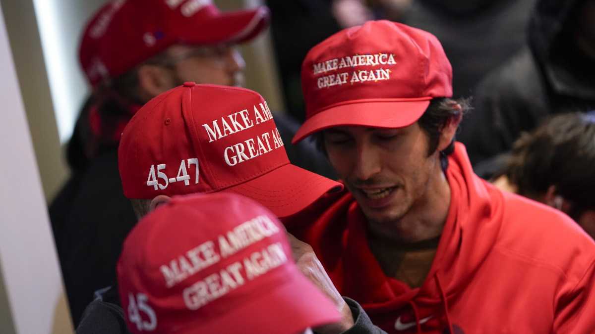 Immagine di Fuentes e gli altri che mollano Trump, perdente e poco estremista