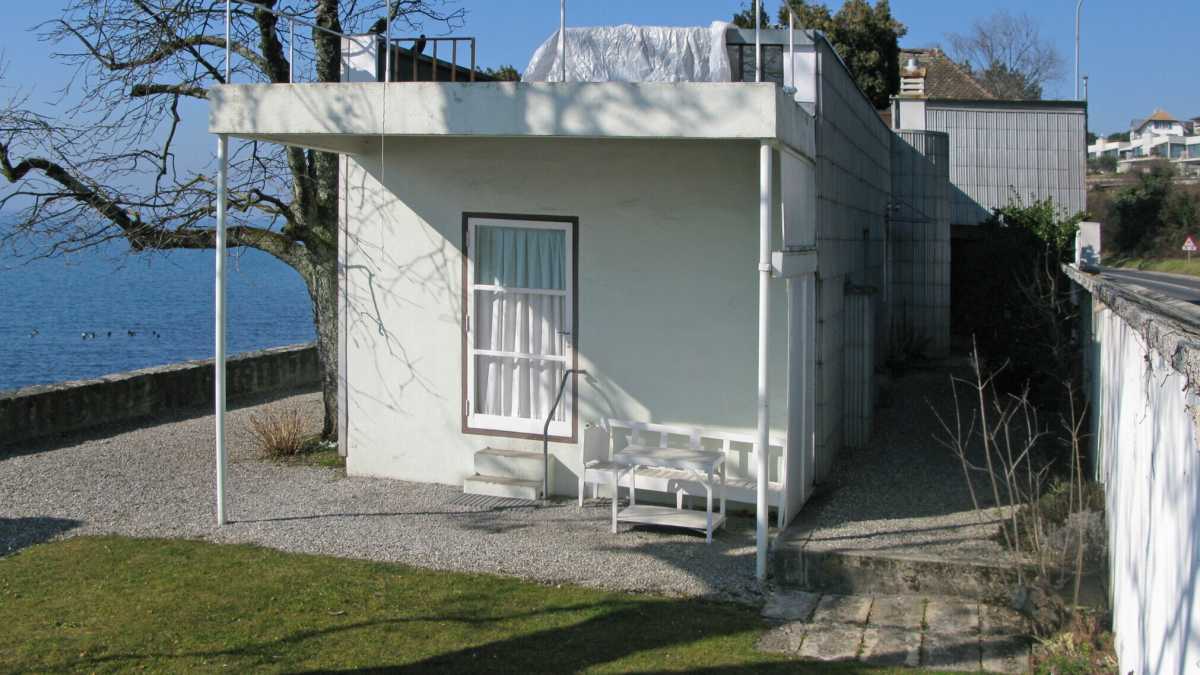 Immagine di Le Corbusier pieds dans l’eau: un mondo intero dentro una piccola villa