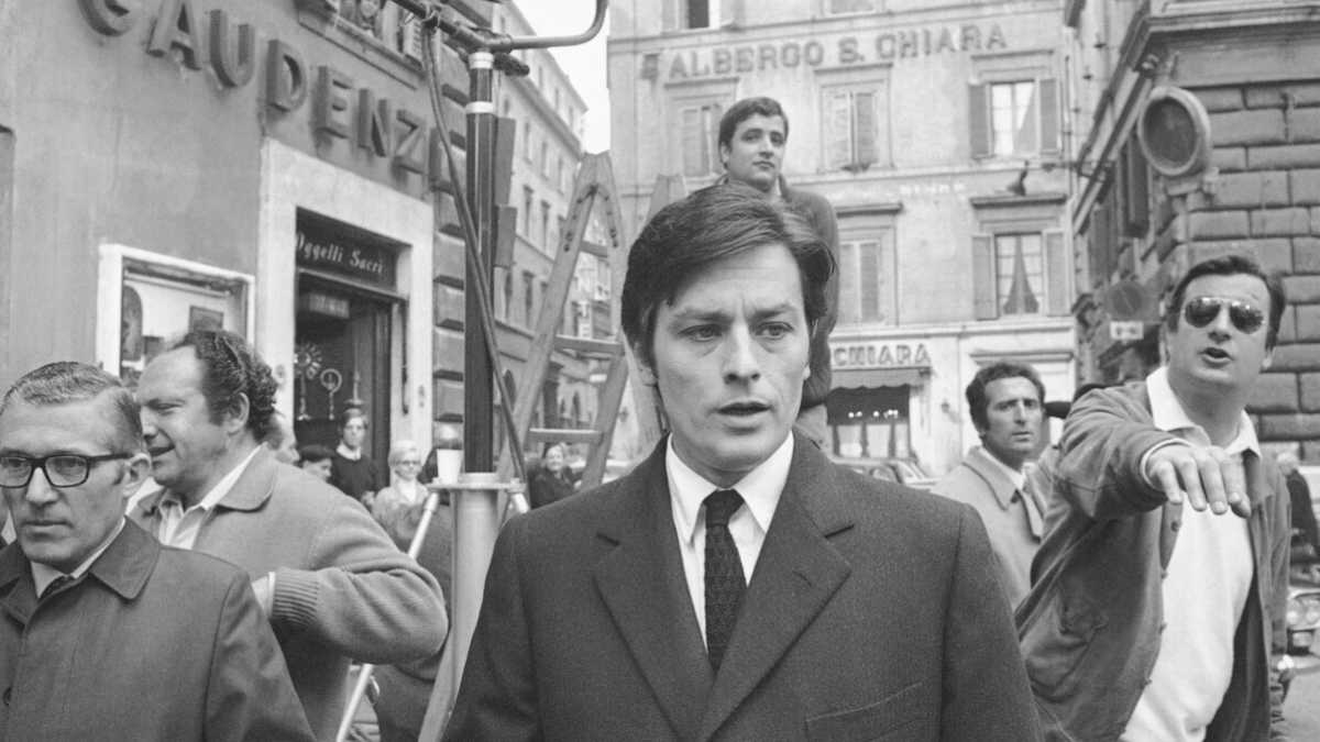 Immagine di Il gigante Alain Delon, faccia d'angelo e Borsalino. Preferì la Francia e l'Italia al cinema americano